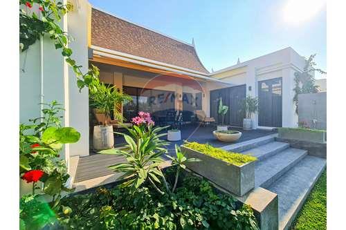 รูป [920601001-62] Brand New Villa Luxury Modern Thai Design in Sam Phra Ya For Sale - รูปที่ 11/41