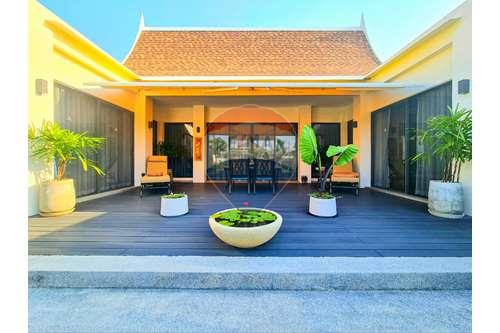 รูป [920601001-62] Brand New Villa Luxury Modern Thai Design in Sam Phra Ya For Sale - รูปที่ 18/41