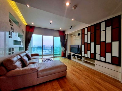 Condos for rent : Millennium. 3beds 145sqm. Line id: @pfagent