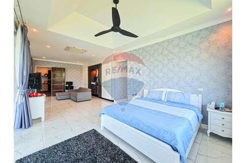 รูป [920601001-58] 5 Bed 6 Bath Luxury Private Pool Villa in Hua Hin, Thap Tai For Sale - รูปที่ 16/20