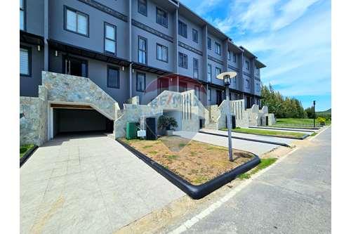 picture [920601001-225] Black mountain Townhouse, Great Golf Course View, - 2/43