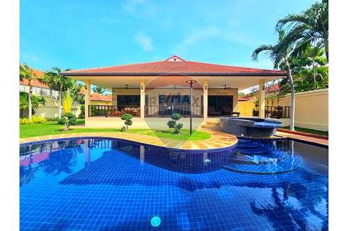 รูป [920601001-267] ขายทรอปิคอลวิลล่าคุณภาพ 3 ห้องนอน 3 ห้องน้ำในหัวหินซอย 116 - รูปที่ 1/63