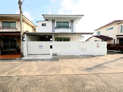 บ้านแฝด วิทยาลัยเทคนิคปทุมธานี : ขายราคาพิเศษ บ้านแฝด 2 ชั้น 41.1 ตร.ว. 5นอน 2น้ำ ม.ศุภาลัยวิลล์ บ้านสวย ทำเลดีเยี่ยม หลังมุม ฟังชั่นครบ พื้นที่กว้าง พร้อมสนามหญ้า [กรุงเทพ-ปทุมธานี]