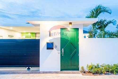 picture [920601001-38] 3 Bed 2 Bath Pool Villa in Hua Hin Soi 112 For Sale - 4/47