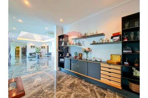 รูป [920601001-58] 5 Bed 6 Bath Luxury Private Pool Villa in Hua Hin, Thap Tai For Sale - รูปที่ 14/20