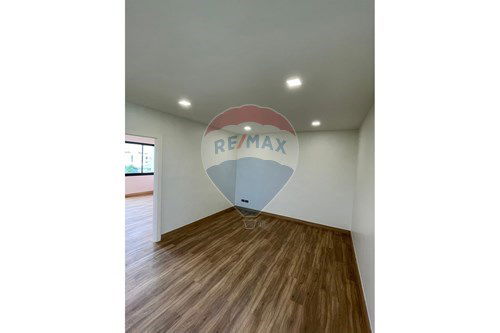 รูป [920071080-90] ทาวน์เฮ้าส์ลาดพร้าว: สะดวกครบครัน ใกล้ MRT - รูปที่ 11/13