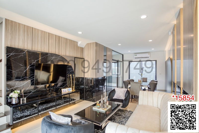 บ้านเดี่ยวให้เช่า : เช่า ทาวน์โฮม 3 ชั้น ขนาด 4 ห้องนอน Premium Place พหลโยธิน - รามอินทรา พร้อมอยู่ ติดถนนเทพรักษ์