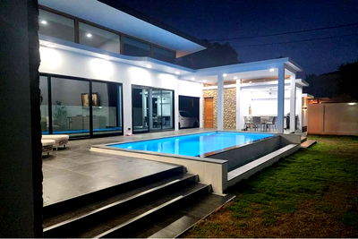 บ้านเดี่ยว เกาะสมุย สุราษฎร์ธานี : [920121057-165] FOR SALE New Stunning Modern 3-Bedroom Pool Villa Near Ban Tai Beach