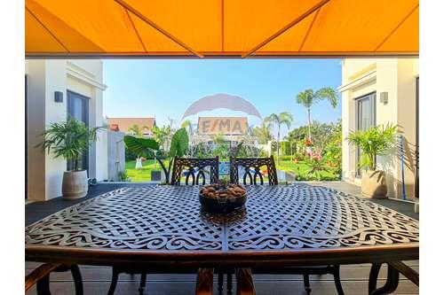 รูป [920601001-62] Brand New Villa Luxury Modern Thai Design in Sam Phra Ya For Sale - รูปที่ 15/41