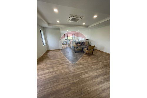 picture [920071080-90] Spacious Bangkok Townhouse: 3BR/4BA, Prime Locale - 5/13