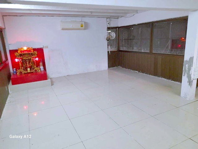 picture Warehouse for rent 750 sq.m. HomePro Phetkasem 2.8km. with office house 4 bed 2 bath KhlongPhasiChar - 8/8