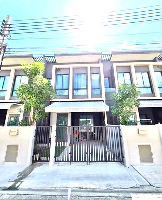 ทาวน์โฮมให้เช่า : ให้เช่าบ้านพลีโน่ สุขุมวิท-บางนา (Pleno Sukhumvit-Bangna)  อยู่ถนนบัวนครินทร์ ตำบลบางพลีใกล้เมกา บางนา 