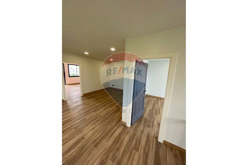 รูป [920071080-90] ทาวน์เฮ้าส์ลาดพร้าว: สะดวกครบครัน ใกล้ MRT - รูปที่ 10/13