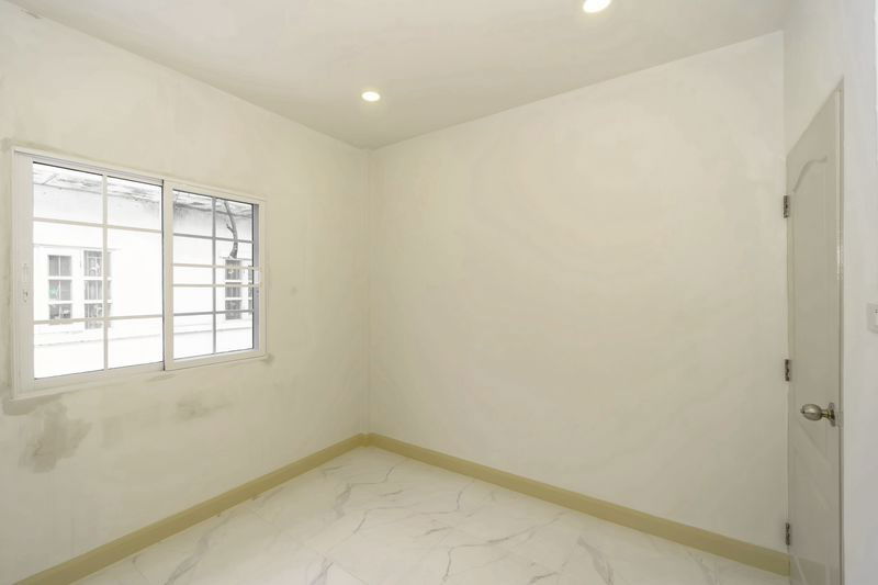 รูป ขายทาวน์เฮ้าส์รีโนเวทใหม่เอี่ยม หมู่บ้านบัวทอง 4 ทำเลทองใกล้ BTS สายสีม่วง เพียง 1.79 ล้านบาท  - รูปที่ 10/18