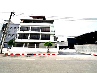 เช่าอาคารพาณิชย์ ถนนนราธิวาสราชนครินทร์ : HR3003ให้เช่าอาคารสำนักงาน 4 ชั้นรีโนเวทใหม่ ถนนยานนาวา พระราม 3 เหมาะทำออฟฟิศ โชว์รูม คลังสินค้า