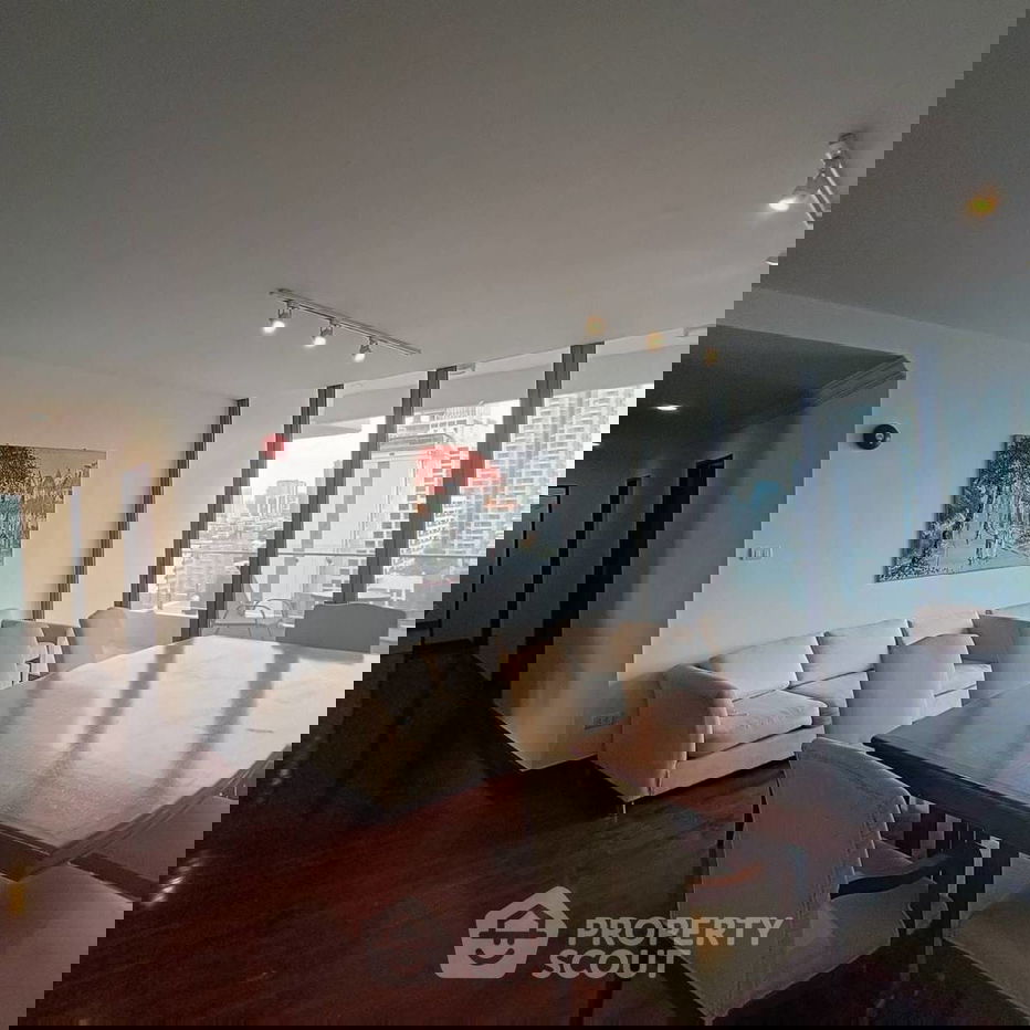 picture 3-BR Condo at DS Tower 1 near BTS Phrom Phong (ID 2432124) - 6/25