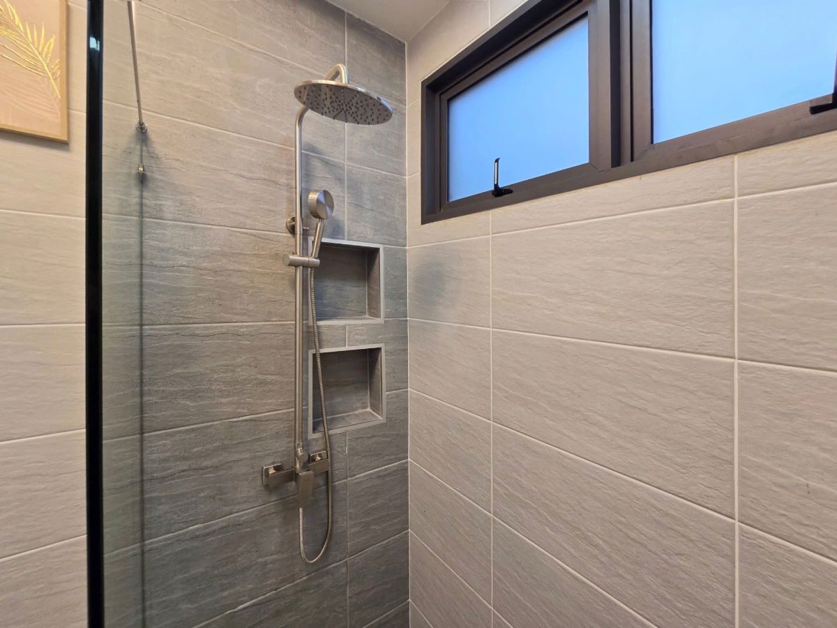 picture "Modern Classic Pool Villas Pattaya" Newly built pool villas in Pattaya, ready to move in - 12/30