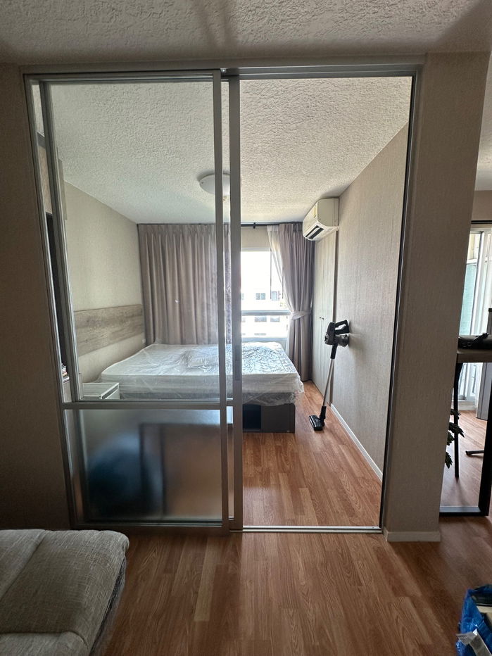 picture [Urgent! Owner Post!] Studio Room at 26 sq.m. with Fully Finished Built-In / New Bed / Washing Machine is Included - 1/12