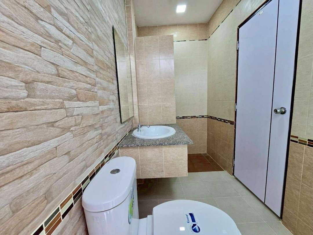 รูป ขายทาวน์เฮ้าส์ 2 ชั้น พัทยา ซอยสยามคันทรีคลับ 2.69 ล้าน - รูปที่ 16/19