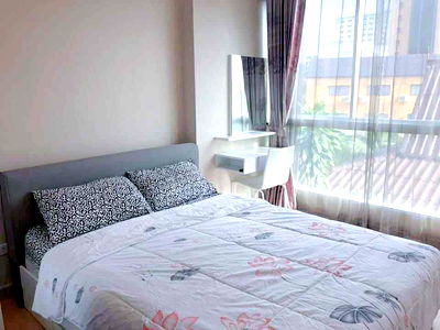 Condos for sale 700 Year Sports Arena Chiang Mai : Condo for sale at One Plus Huai Kaew, near Maya Nimman, within walking distance. Tel: 098-9690236(Janny)