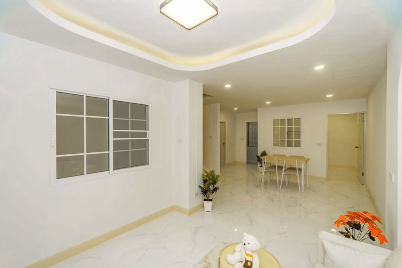 รูป ขายทาวน์เฮ้าส์รีโนเวทใหม่เอี่ยม หมู่บ้านบัวทอง 4 ทำเลทองใกล้ BTS สายสีม่วง เพียง 1.79 ล้านบาท  - รูปที่ 4/18