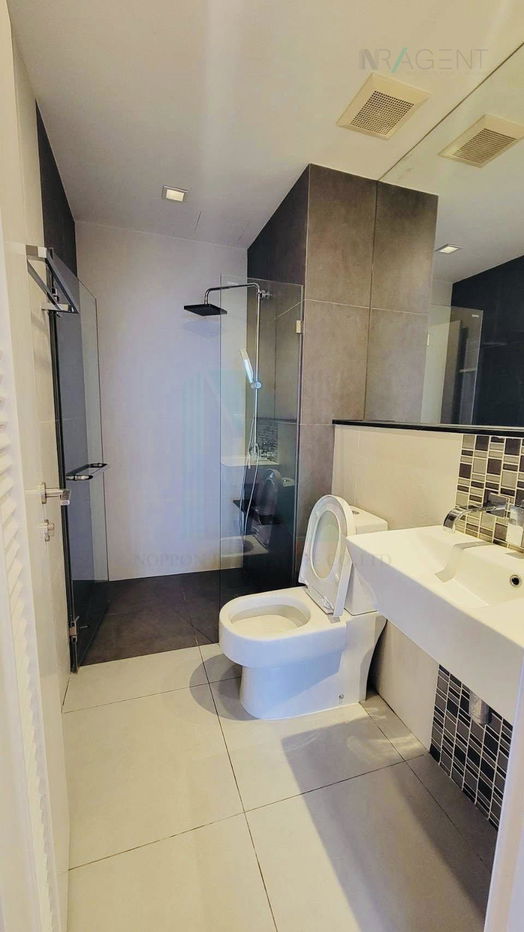 รูป 🔺 ขายคอนโด เออร์บาโน่ แอบโซลูท สาทร-ตากสิน อาคาร 1 ชั้น 30 2 ห้องนอน ขนาด 74 ตรม ใกล้ ICONsiam - รูปที่ 2/8