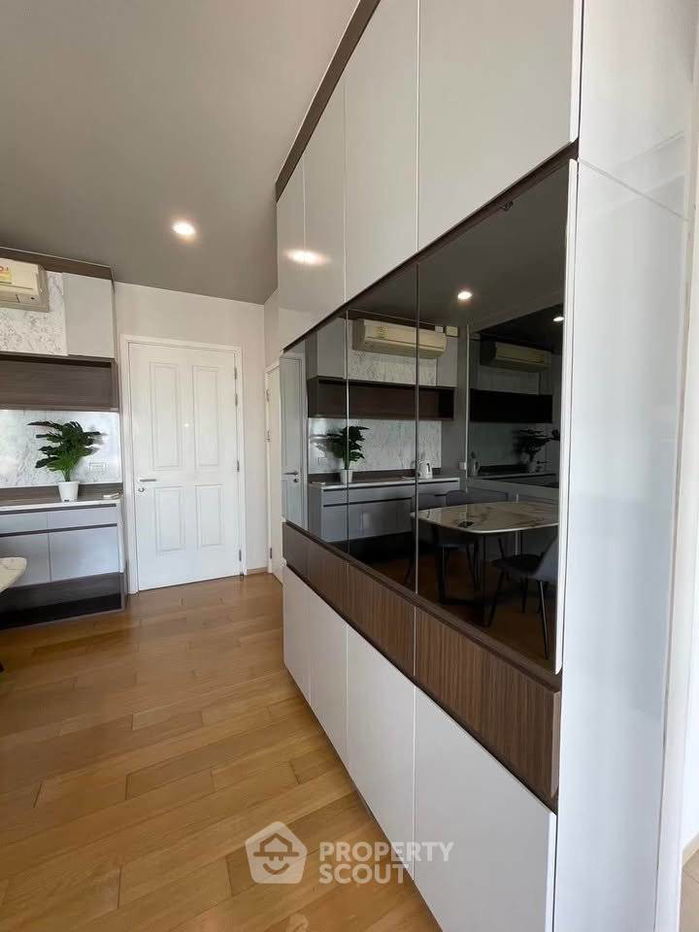 รูป คอนโด 2-ห้องนอน ที่ ไฮฟ์ สาทร ใกล้ BTS กรุงธนบุรี (ID 2401527) - รูปที่ 4/8