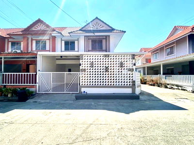 ทาวน์โฮม เซ็นทรัล พลาซ่า เวสต์เกต : ขายทาวน์เฮ้าส์หลังมุม พฤกษา ซี บ้านหน้าทิศเหนือ ทำเลดี ราคาสุดคุ้ม เพียง 1.99 ล้านบาท 