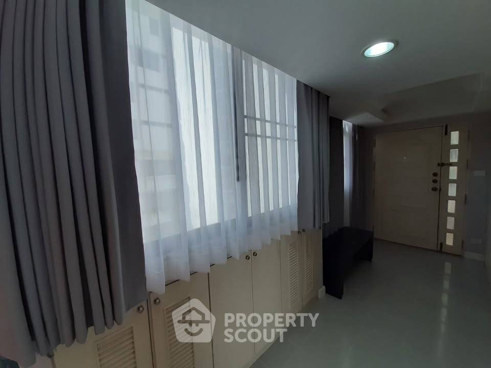 รูป คอนโด 2-ห้องนอน ที่ ศุภาลัย เพลส สุขุมวิท 39 ใกล้ BTS พร้อมพงษ์ (ID 2434535) - รูปที่ 18/19