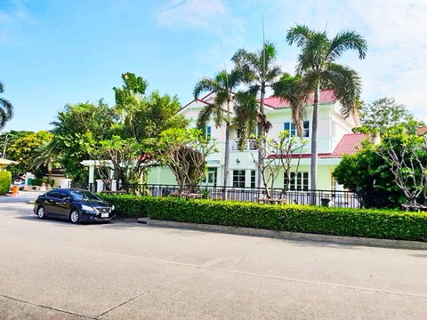 for rent fully Fur built-in on corner 5bed 2mansions Sukhapiban5 9a/c Watcharapol Ekkamai-Ramintra E