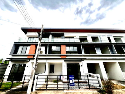 ทาวน์โฮม เขตบางขุนเทียน : 🏡 เอ็มไนน์ อเวนิว พระราม 2 — ทาวน์โฮมรีโนเวทใหม่ พร้อมเข้าอยู่! ✨