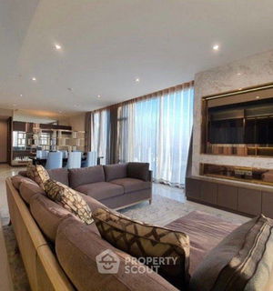 คอนโด 3-ห้องนอน ที่ คิว วัน สุขุมวิท ใกล้ BTS นานา (ID 828966)