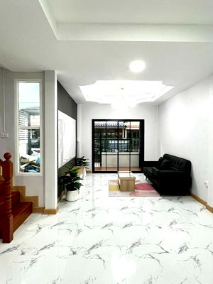 ขายทาวน์โฮม : ขาย หมู่บ้านบัวทองธานีเฟส15 บางบัวทอง นนทบุรี ทาวน์เฮาส์ 2 ชั้น รีโนเวทใหม่ทั้งหลัง บ้านสวยมาก พร้อมอยู่ หน้าบ้านกว้าง 6 เมตร ราคาเพียง 2,190,000 บาท 