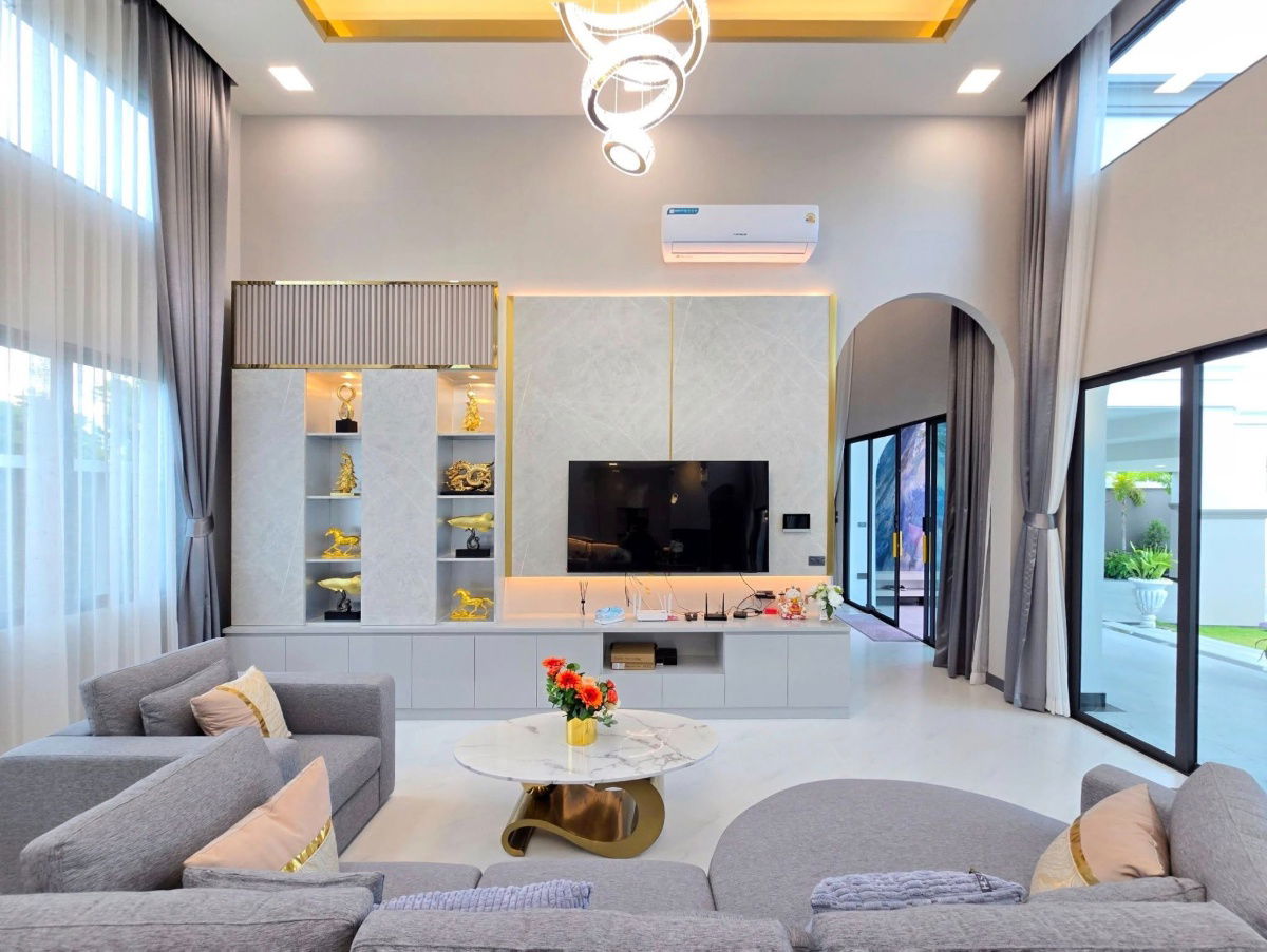 picture "Modern Classic Pool Villas Pattaya" Newly built pool villas in Pattaya, ready to move in - 19/30