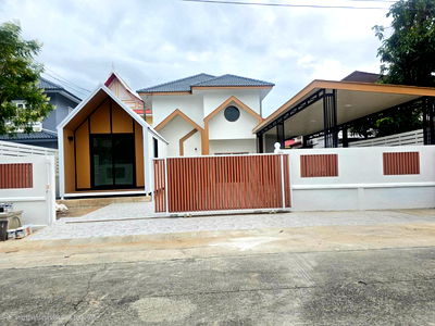 บ้านเดี่ยว ถนนหทัยราษฎร์ : บ้านเดี่ยวนิมิตใหม่40 หมู่บ้าน เคซี.การ์เด้นโฮม9 ทำเลดี กว้างขวางมาก ตกแต่งรีโนเวทใหม่ สวย มีเรือนหลังเล็ก