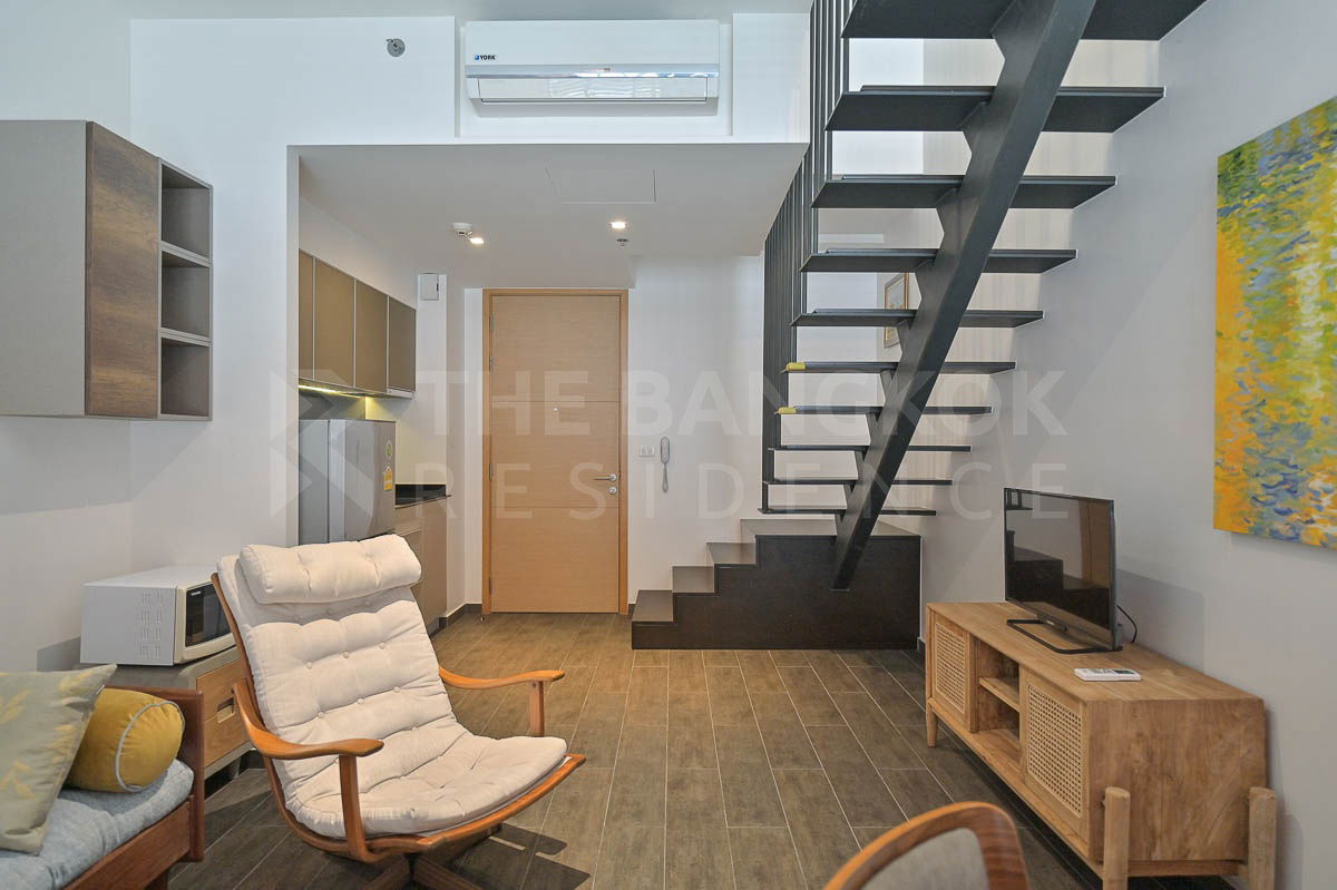 picture Ready-to-move-in, Prime Location Condo The Lofts Ekkamai near BTS Ekkamai - 1/11