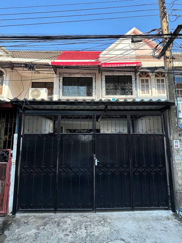 รูป Townhome for rent on Sukhumvit 101/1 (SPSAD3603) - รูปที่ 1/8