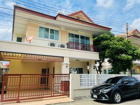 ขายด่วน หมู่บ้านนันทร์นรินทร์ หลัง ม.รังสิต ห่าง ม.รังสิตแค่ 5 นาที ใกล้รถไฟสายสีแดง หลักหก