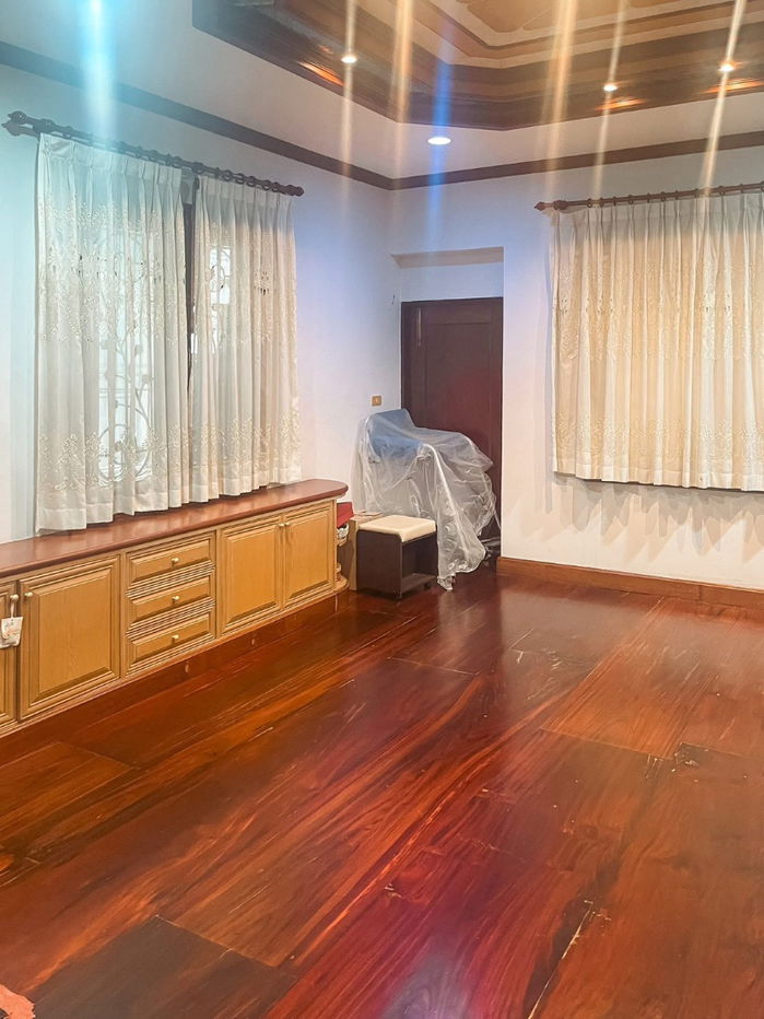 รูป ✨ให้เช่าบ้านเดี่ยว ลาดพร้าว 48 แยก 10 — พื้นที่ใหญ่ 200 ตร.ว. 4 ห้องนอน 5 ห้องน้ำ เหมาะทำโฮมออฟฟิศ / ครอบครัวใหญ่ - รูปที่ 9/9