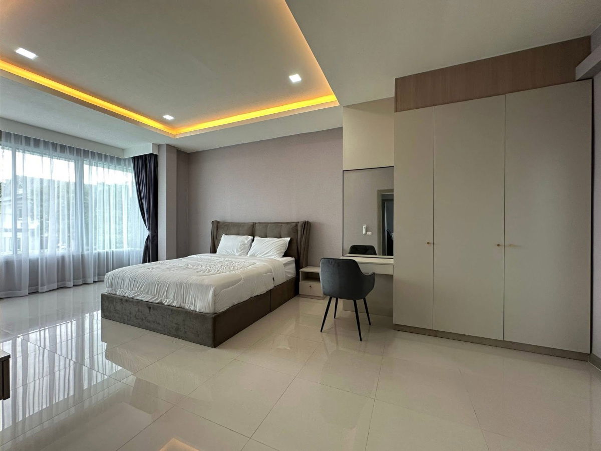 picture For Sale Large Luxury Pool Villa Pattaya! Hansa Paradise Hill - 5 Bed 5 Bath Ready to Move In! - 15/18