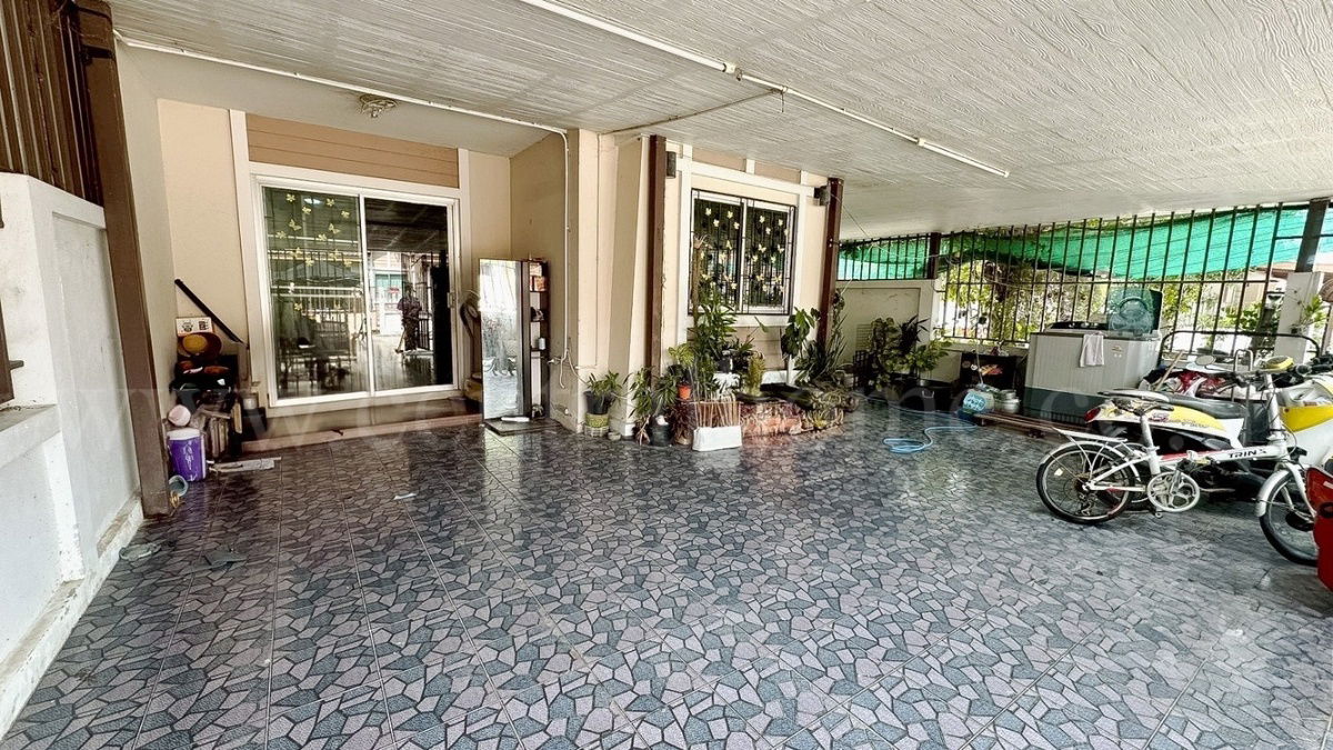 รูป ทาวน์เฮ้าส์ ชั้นเดียว บ้านกลางเมือง พีพี 8 เมืองสุพรรณบุรี หลังมุม - รูปที่ 2/15