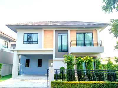 เช่าบ้านเดี่ยว รามอินทรา 65 : ให้เช่า บ้านเดี่ยว ไลฟ์ บางกอก บูเลอวาร์ด รามอินทรา 𝟔𝟓 บ้านแปลงสวย หน้าสวน พร้อมเข้าอยู่ ใกล้รถไฟฟ้าสายสีชมพู สถานีวัชรพล และคู้บอน