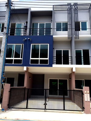 ทาวน์โฮมให้เช่า : ให้เช่าทำ Home Office พร้อมอุปกรณ์สำนักงาน