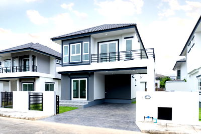 บ้านเดี่ยว สำนักงานขนส่งจังหวัดเชียงใหม่ : 🌿 ขายบ้านเดี่ยว | เริ่มต้นเพียง 4.xx ล้านบาท บ้านเดี่ยว 2 ชั้น – ออกแบบลงตัว ฟังก์ชันครบเพื่อครอบครัว