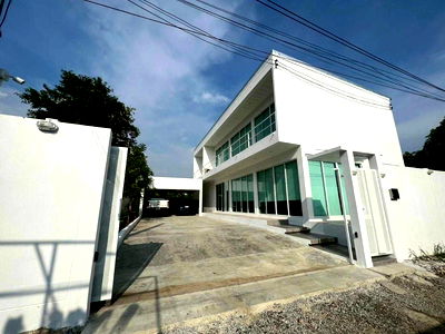 Houses for sale Lat Krabang : LB026 LoveKhun’s House – Modern Minimal 2-Storey Home for Sale Near Suvarnabhumi Airport