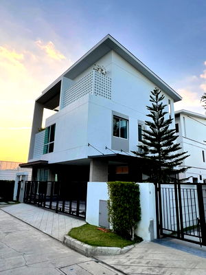 Houses for rent : Nirvana Absolute Krungthepkreeta for rent 4Bedroom 250,000Baht | Contact 085-546-9559