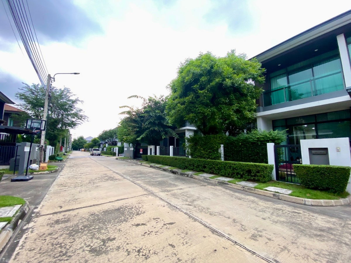 picture For Rent: Luxury 2-Storey Detached Home at Setthasiri Krungthep Kreetha | Fully Furnished | Near Brighton College & Rama 9 Expressway - 32/34