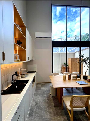 ทาวน์โฮมให้เช่า : 💛ให้เช่าบ้านหรู 💛 Ther ลาดพร้าว 93 บ้านทิศเหนือ วิวสวนสวย กระจกบานใหญ่แบบ Duplex ไม่ร้อน อยู่ใกล้สวนส่วนกลาง Line: @Kinglandcondo