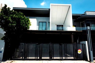 บ้านเดี่ยวให้เช่า : ✨ [ขายและปล่อยเช่า] Vive Bangna กม.7 — บ้าน Super Luxury หลังริม พร้อมอยู่ จาก Land & Houses 3 ห้องนอน 5 ห้องน้ำ บ้