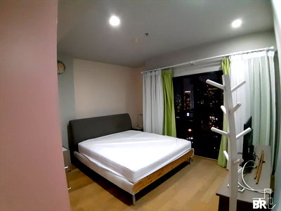 Condos for rent : Easy Start with a City Dweller Lifestyle Noble Revent near Airport Rail Link Phaya Thai Station